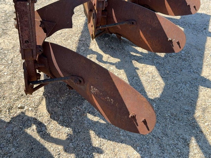 4-bottom-plow-image-15