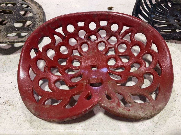 (3)-cast-iron-seats-image-7