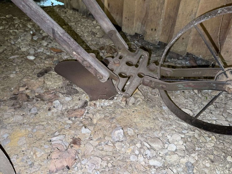 (3)-horse-drawn-implements-image-17