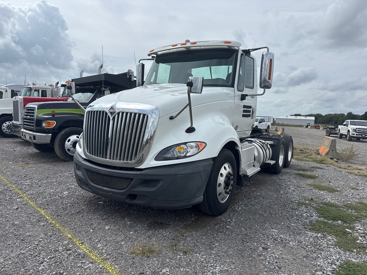 2015-international-prostar-image-1