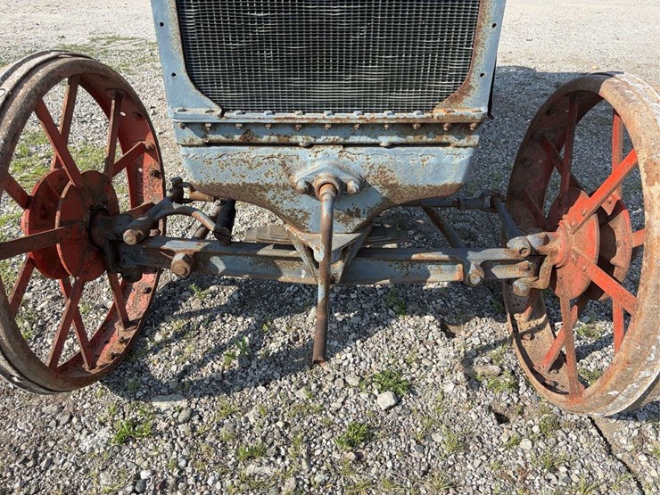 mccormick-deering-10-20-image-10