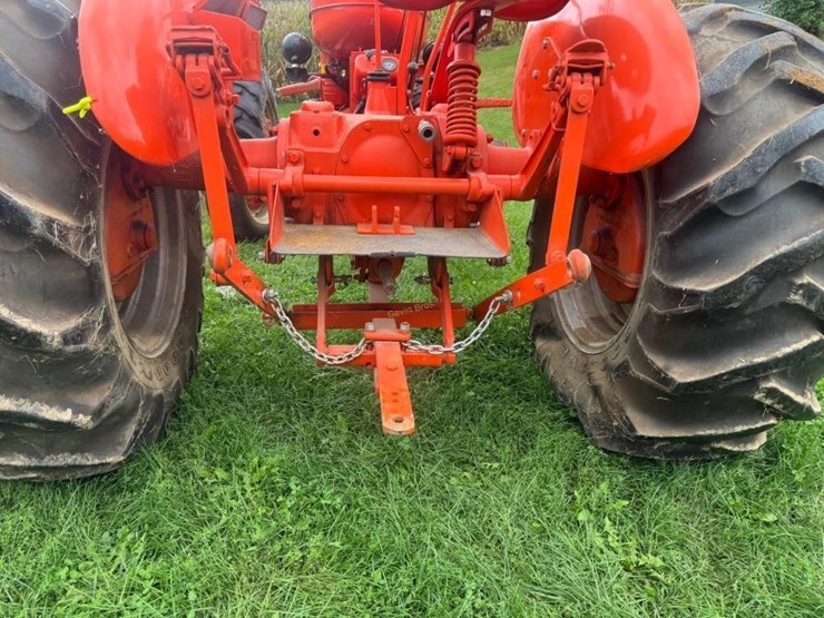 allis-chalmers-wd45-tractor-image-13
