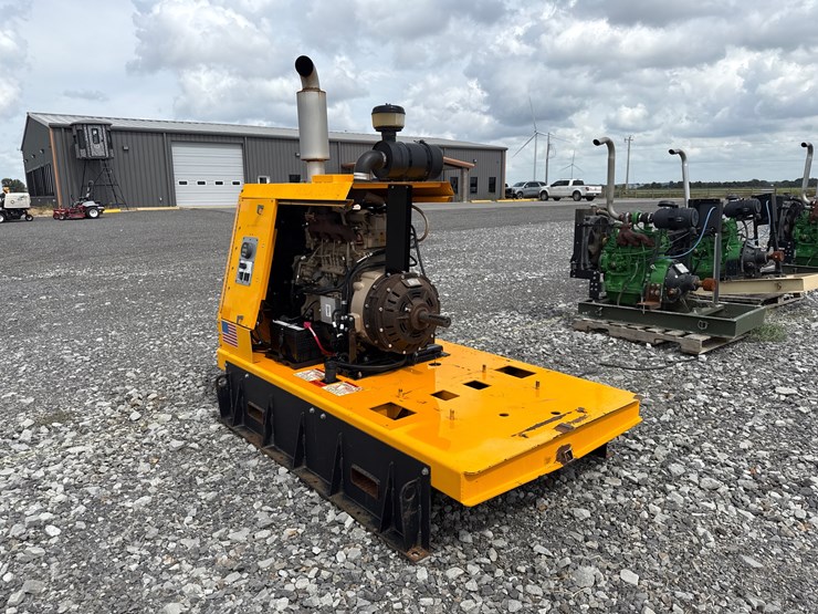 2015-john-deere-4045t-image-4
