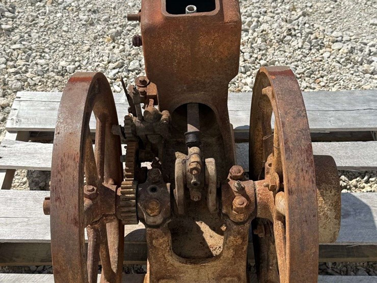 economy-hit-&-miss-gas-engine-image-6