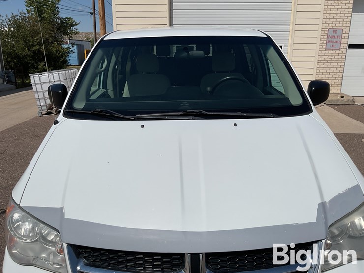 2017-dodge-grand-caravan-se-image-10