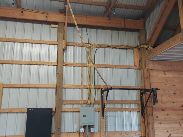 chin-up-bar-and-climbing-rope-image-2