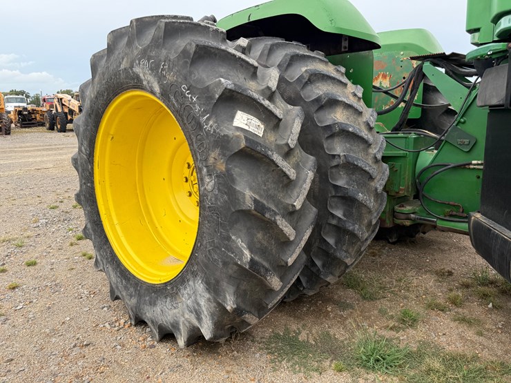 2005-john-deere-9220-image-30