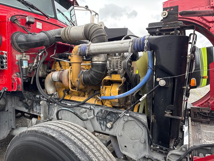 2014-peterbilt-389-image-62
