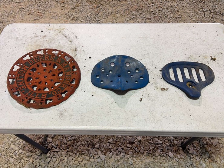 rare--deere-and-mansure-co.-cast-iron-seat-image-6