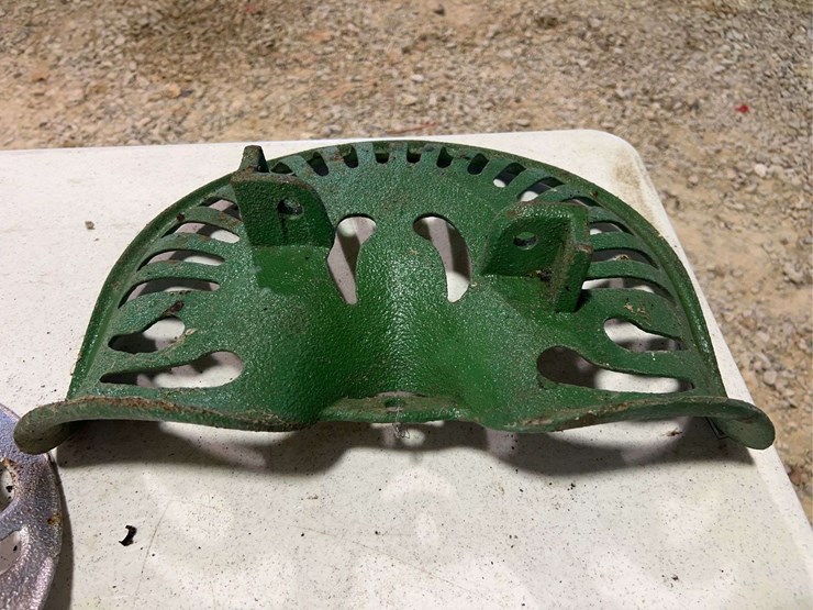 (3)-cast-iron-seats-image-16