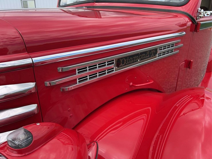 1948-diamond-t-201-one-ton-pickup-image-18