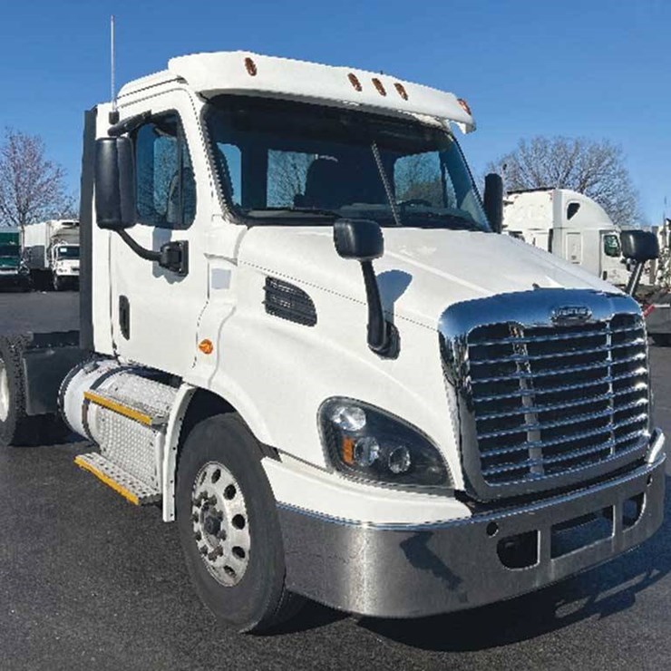 2017 FREIGHTLINER CASCADIA 113