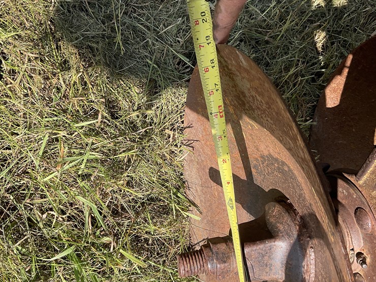 john-deere-230-image-15