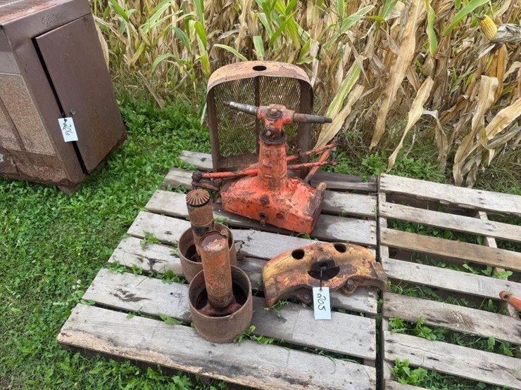 allis-chalmers-tractor-parts-image-1
