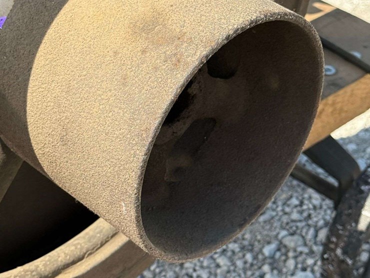 sandwich-3-hp-hit-&-miss-engine-on-truck-image-92