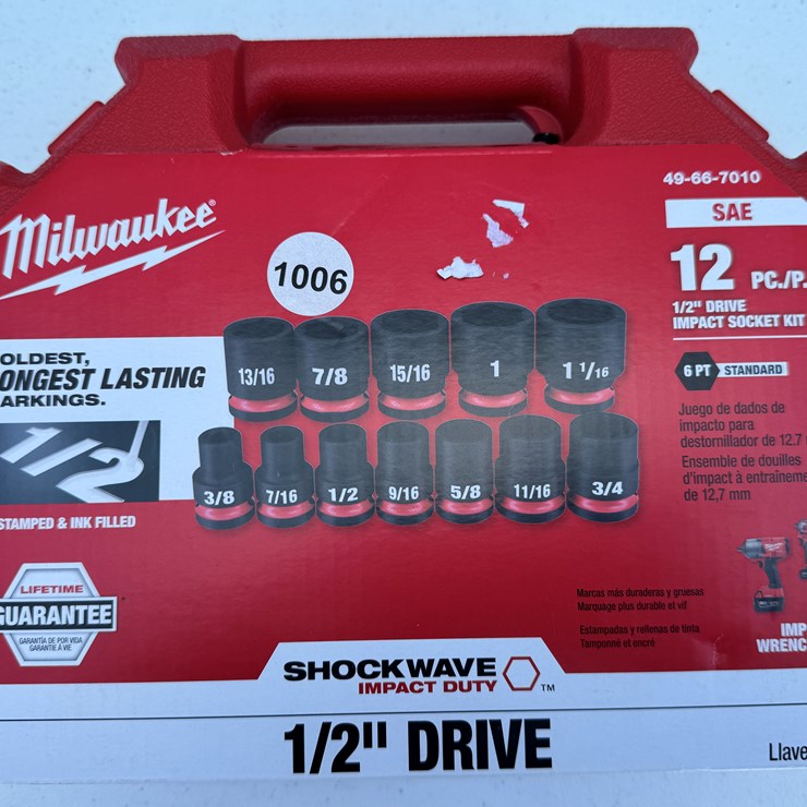 #1006 • Milwaukee 12PC SHOCKWAVE™ Impact Duty 1/2" Drive SAE Standard 6 Point Socket Set 49-66-7010