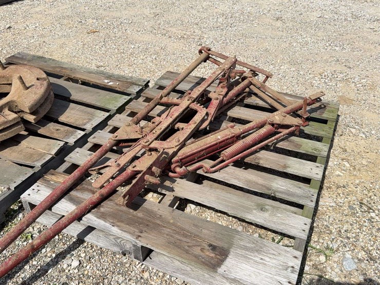 cultivator-lift-arms-image-4