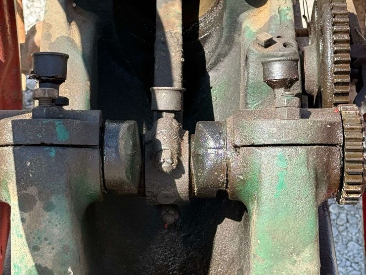 sta-rite-4-hp-hit-&-miss-engine-on-truck-image-16