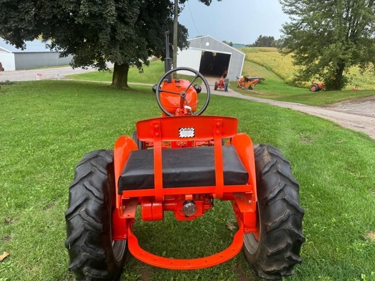 1950-allis-chalmers-b-tractor-image-7