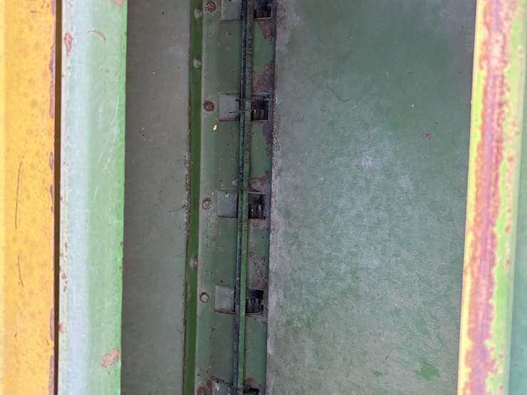 john-deere-8300-image-30