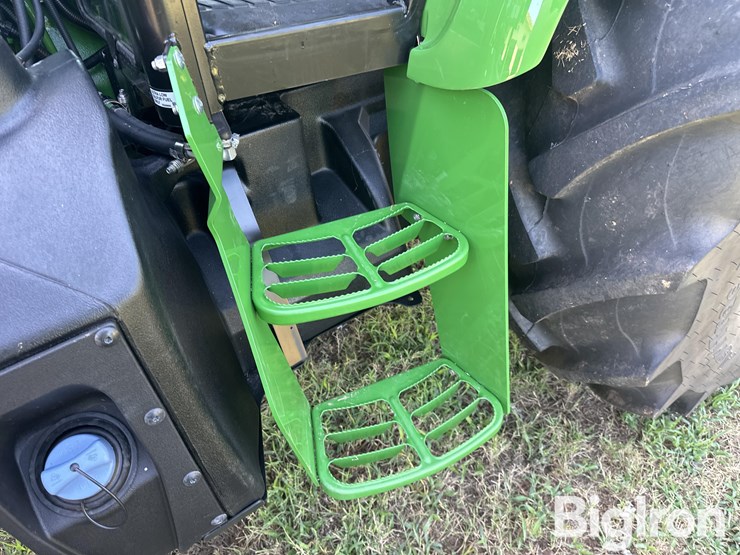 2024-john-deere-5100e-image-16