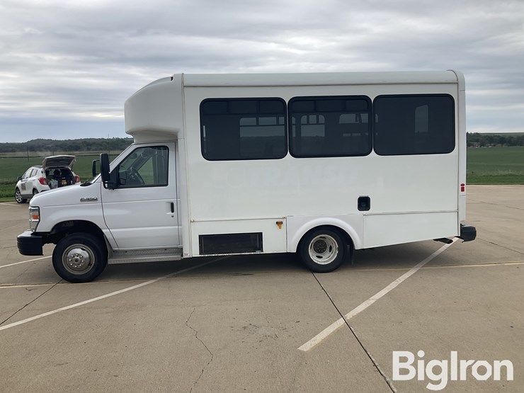 2014-ford-e350-image-8
