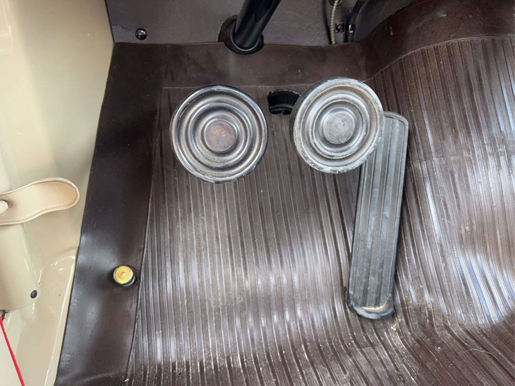 1948-diamond-t-201-one-ton-pickup-image-99