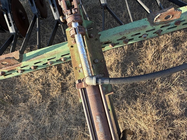john-deere-8300-image-25