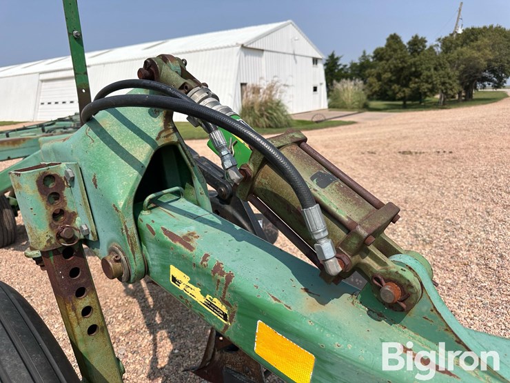 john-deere-3710-image-11