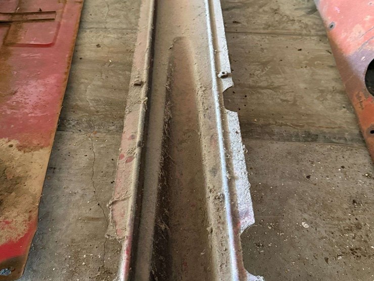 farmall-400-hood,-and-nose-cones-(3-pcs)-image-7