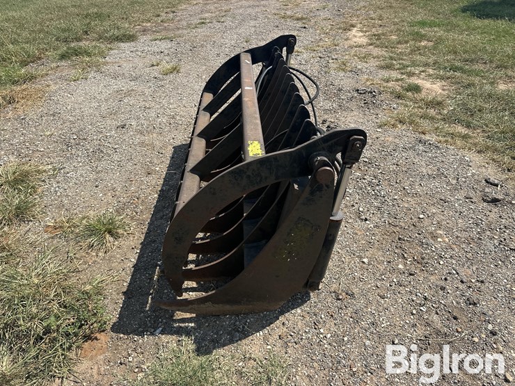 clam-shell-grapple-image-8