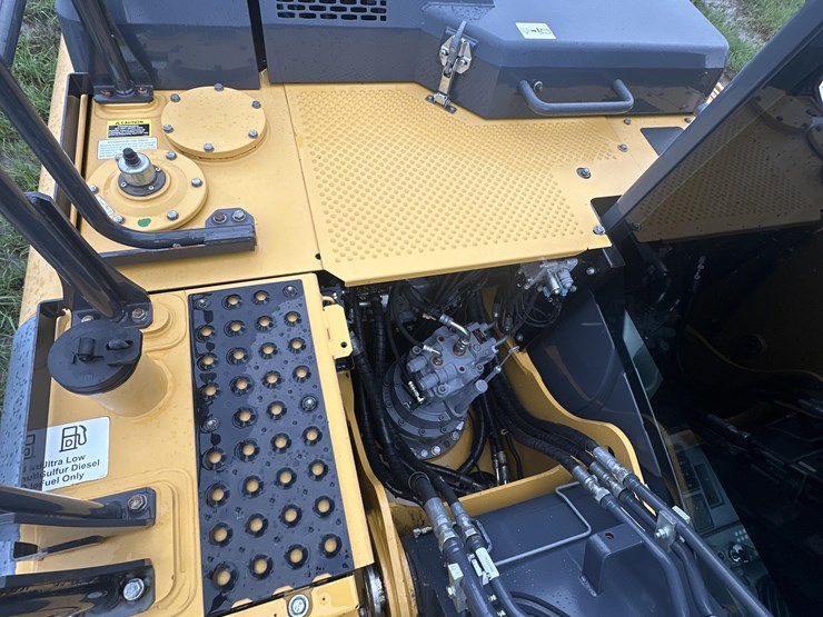 2019-deere-160g-lc-image-16