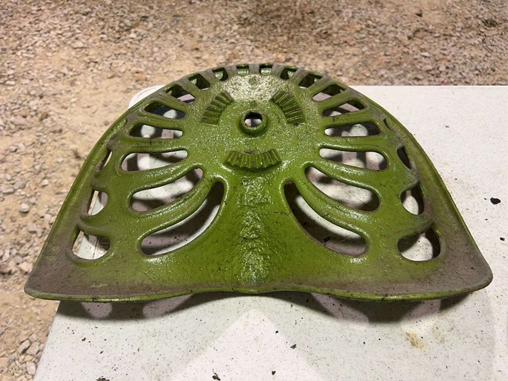 (2)-cast-iron-seats-image-6
