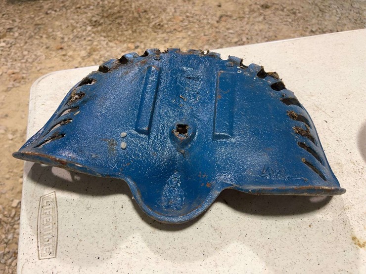 (3)-cast-iron-seats-image-5