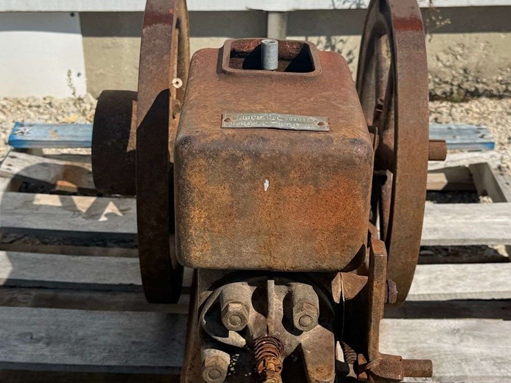 economy-hit-&-miss-gas-engine-image-2