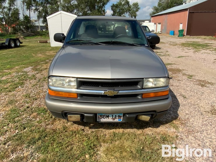 2003-chevrolet-s10-image-2