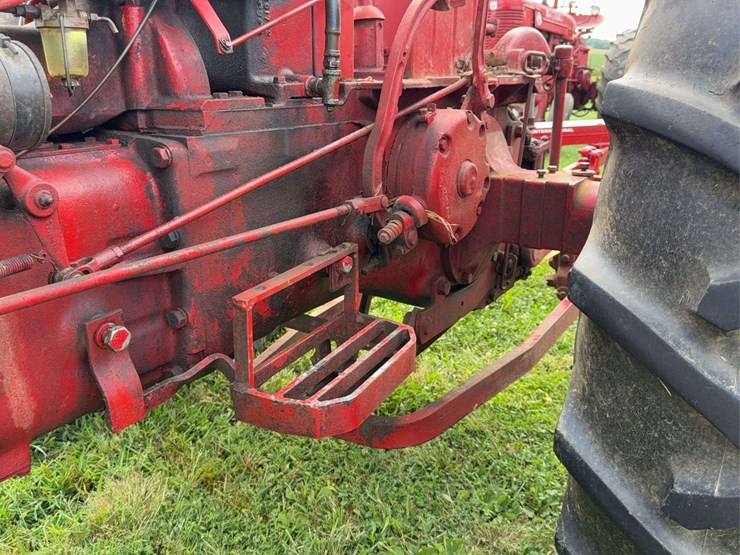 farmall-400-image-62