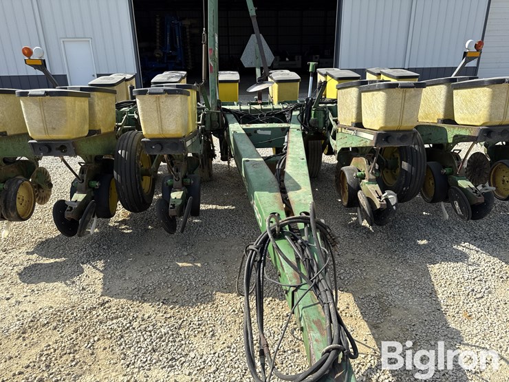 john-deere-7200-image-13