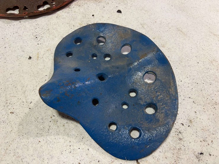 rare--deere-and-mansure-co.-cast-iron-seat-image-8