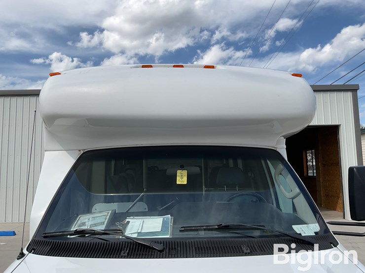 2010-ford-e450-image-11