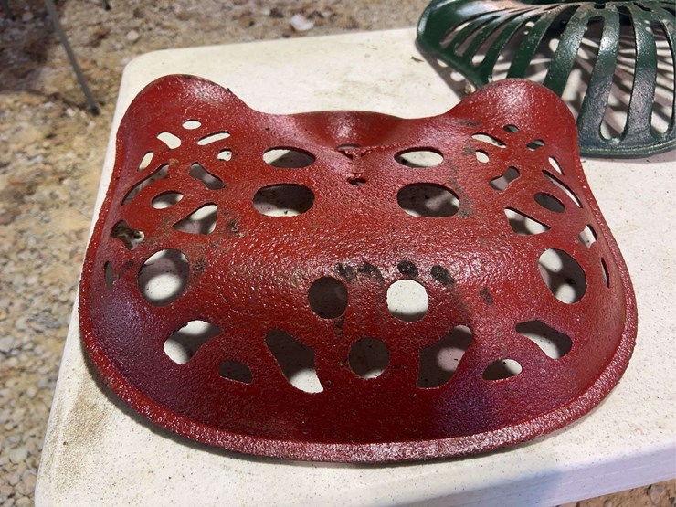 (3)-cast-iron-seats-image-16