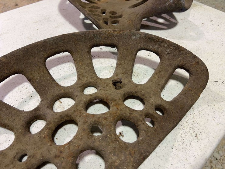 (3)-cast-iron-seats-image-9