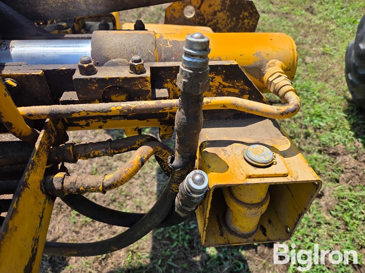davis-d2100-backhoe-attachment-image-17
