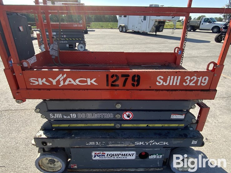 2013-skyjack-sjiii3219-image-20