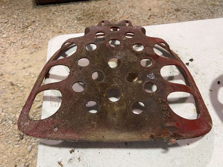 (3)-cast-iron-seats-image-5
