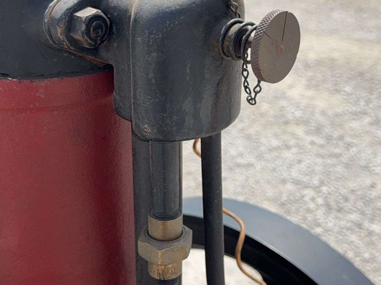 2-hp-international-harvester-“famous”-vertical-engine-with-cooling-tank-image-31