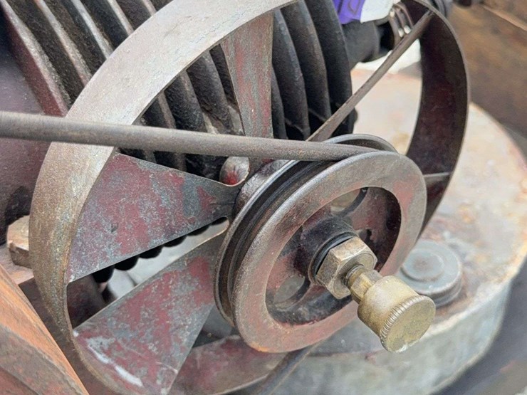 international-tom-thumb-engine-image-15