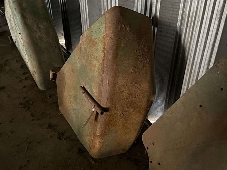 pair-of-fenders-–-believed-to-be-oliver-image-7