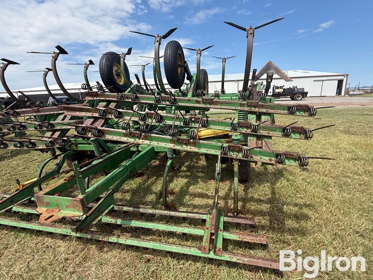 john-deere-1610-image-16