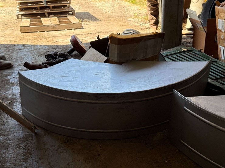 new-old-stock-reproduction-rear-fenders-image-4